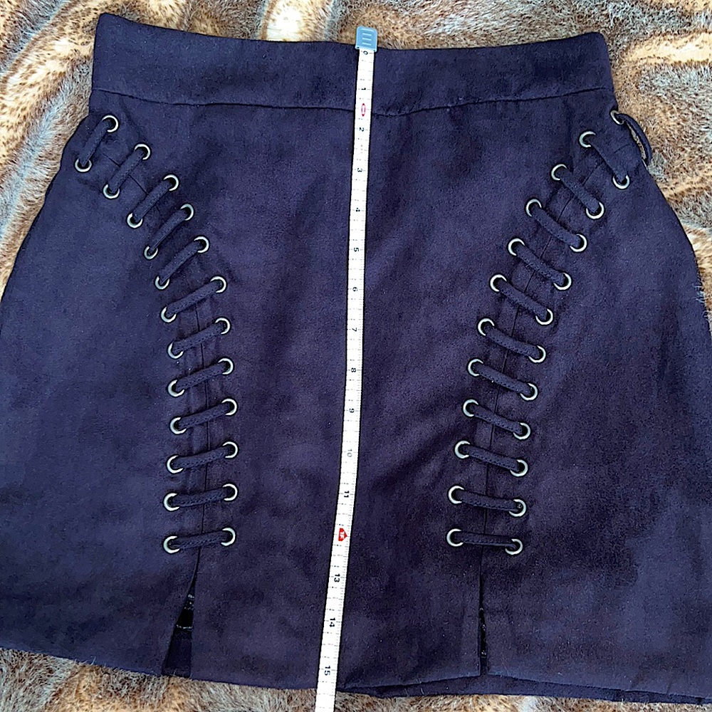 🆕 Forever 21 Faux Suede Mini Skirt - Picture 4 of 11